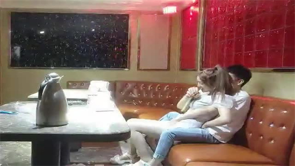 探花炮哥商务KTV密拍：包房全套服务内部视角独家流出