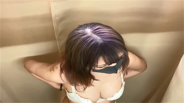 【年末流出】商场试衣间盗摄实况！极品素人更衣全程高清无码偷拍，蜜桃臀颤抖瞬间全收录